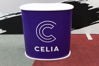 Celia mainospöytä